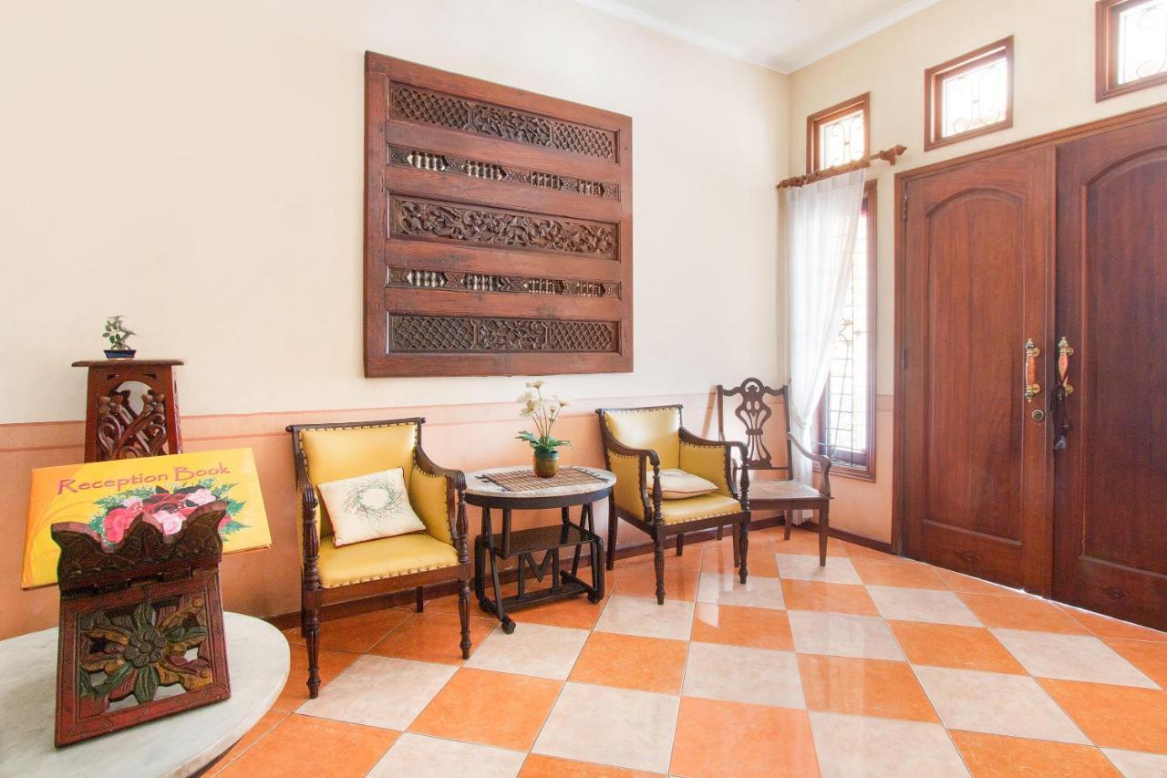 Oyo 3217 The Ts Homestay Malang Eksteriør billede