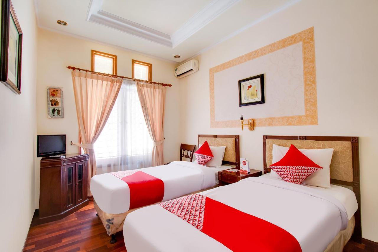 Oyo 3217 The Ts Homestay Malang Eksteriør billede